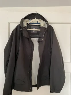 Regenjacke von H&M
