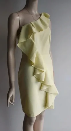 robe.