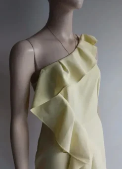 robe.