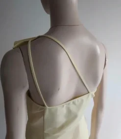 robe.