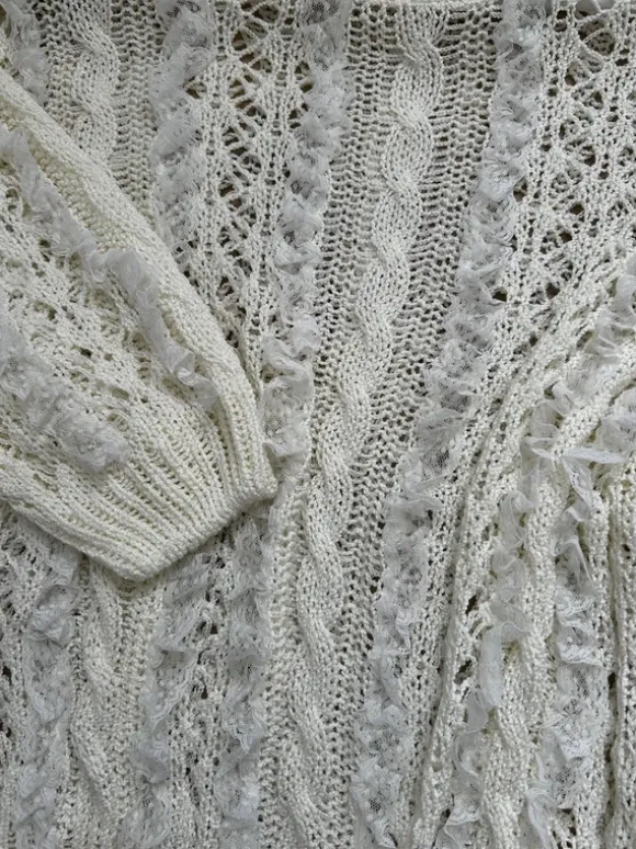 Romantische Strickbluse mit Spitze & 3/4-Ärmeln