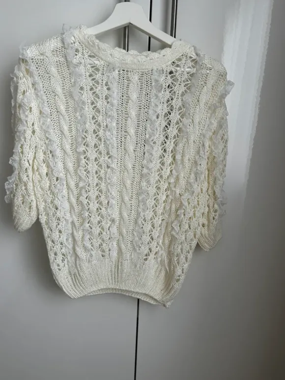 Romantische Strickbluse mit Spitze & 3/4-Ärmeln