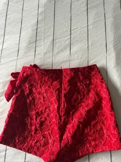 Rood broekrokje
