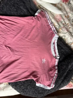 Rosa Adidas tshirt