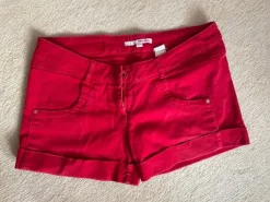 Rote Shorts kurze Jeans Hose