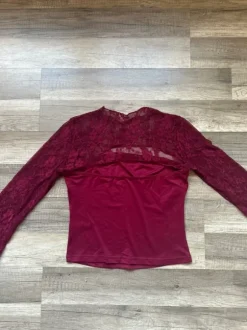 Rotes Spitzen langarmshirt schick Bershka gr M weinrot