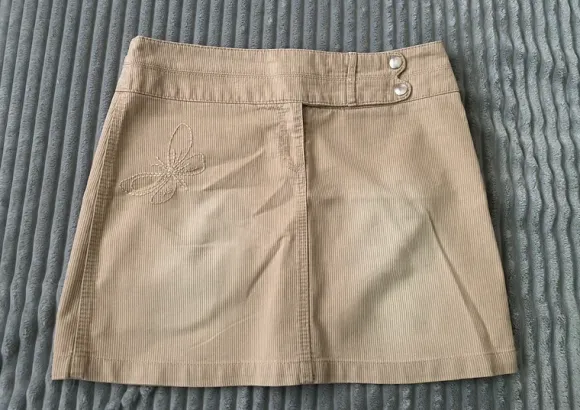 90s beige skirt