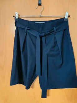 Schicke kurze Hose von Only Größe 40