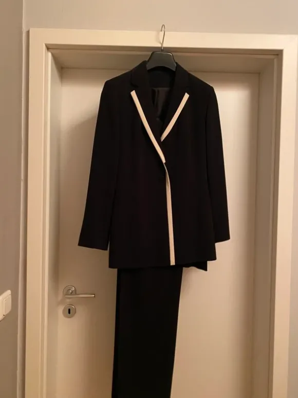 Schicker Hosenanzug + Rock Gr. 36 schwarz/creme