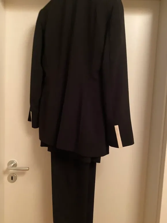Schicker Hosenanzug + Rock Gr. 36 schwarz/creme