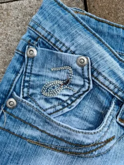 Schöne Damen Jeans Hotpands Gr. S Baumwolle mit Stickerei