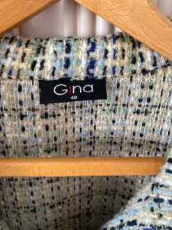 Schöne kurze Boukle Jacke