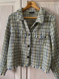 Schöne kurze Boukle Jacke