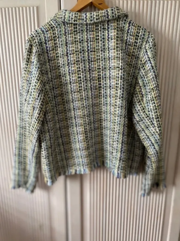 Schöne kurze Boukle Jacke