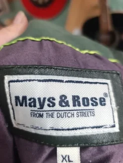Schöne Lederjacke in grün ist kein XL