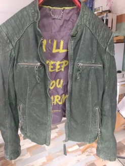 Schöne Lederjacke in grün ist kein XL