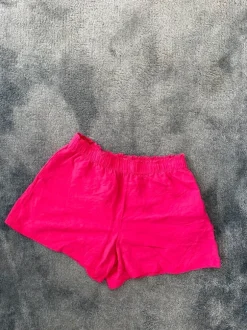 Schöne pinke Leinenshorts von H&M