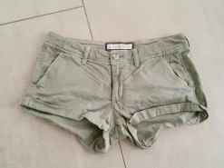 Schöne Shorts von A&F in W27