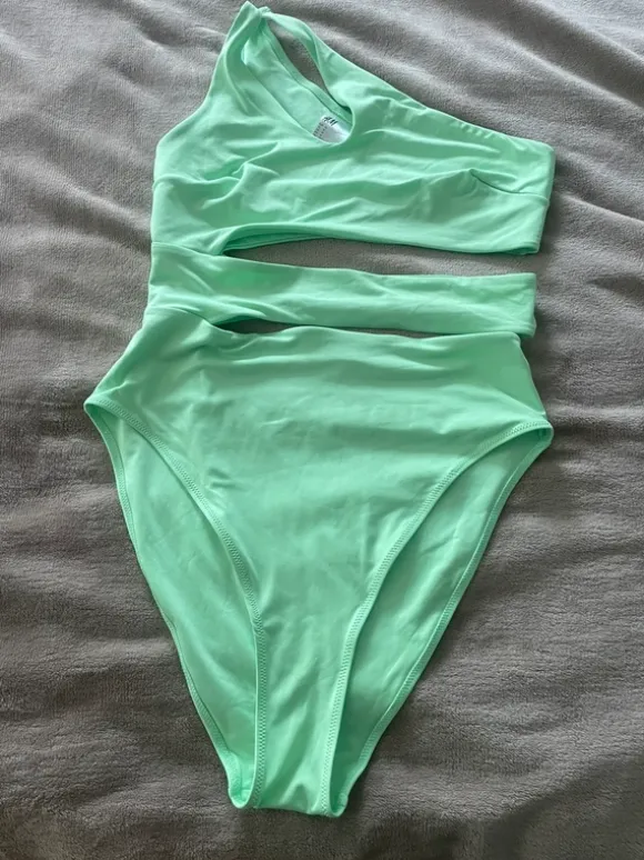 Schöner Badeanzug H&M