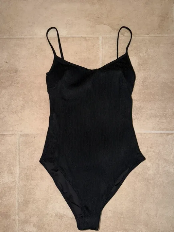 Schöner schlichte Badeanzug von H&M