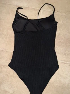 Schöner schlichte Badeanzug von H&M