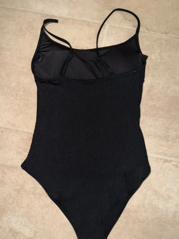 Schöner schlichte Badeanzug von H&M