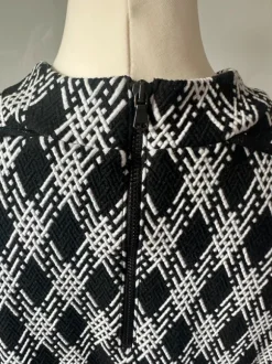 Schöner schwarz/weiß Pulli