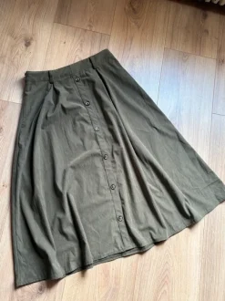 Schöner Sommerrock 36 Khaki Rock Cord Tellerrock Maxirock Midirick ausgestellt