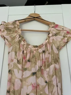 Schönes Kleid