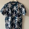 Schönes sommerliches T-Shirt