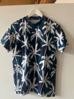 Schönes sommerliches T-Shirt