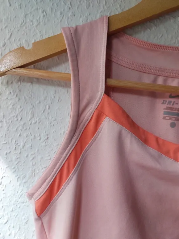 Schönes Sporttop Gr. XS