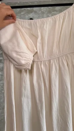 Schulterfreies langes Kleid