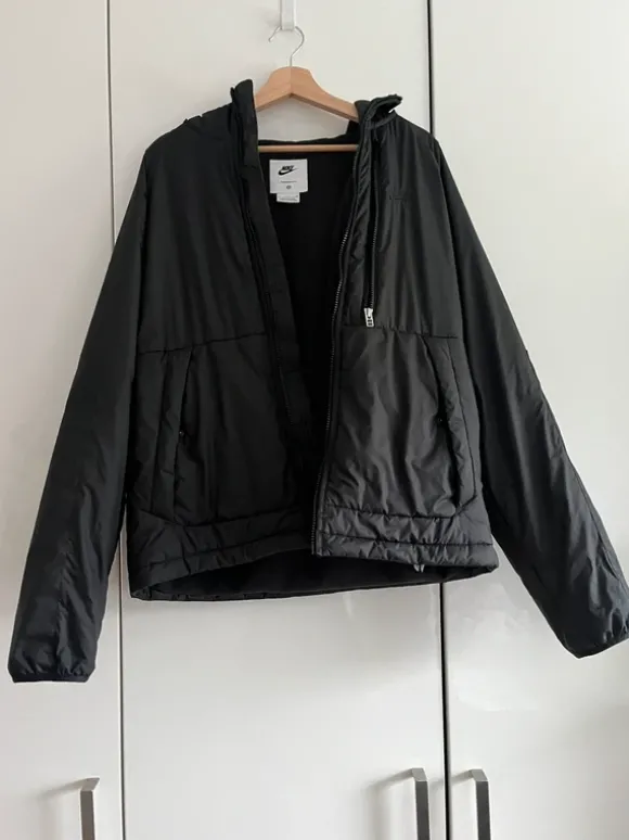 Schwarze Jacke
