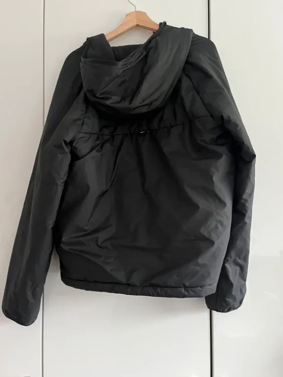Schwarze Jacke
