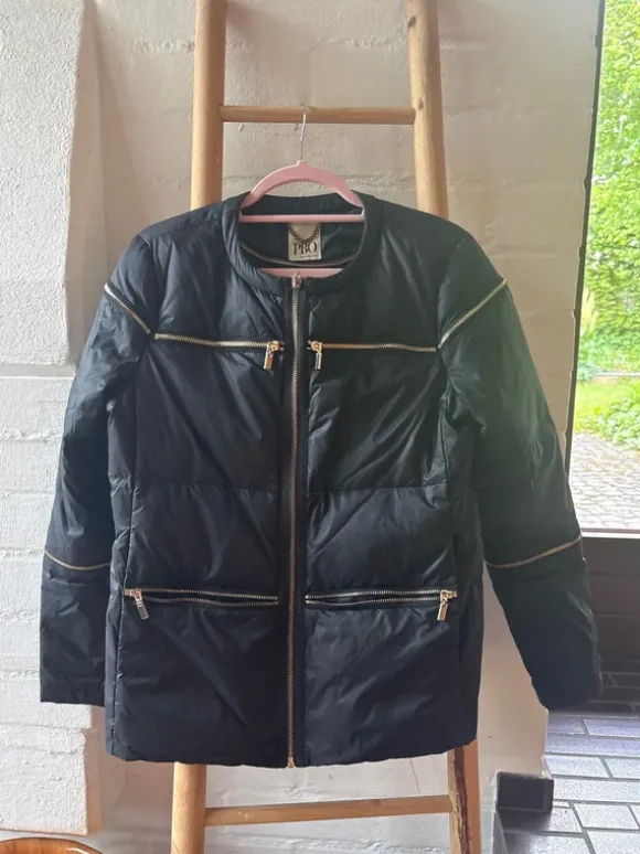 Schwarze Jacke Große 38