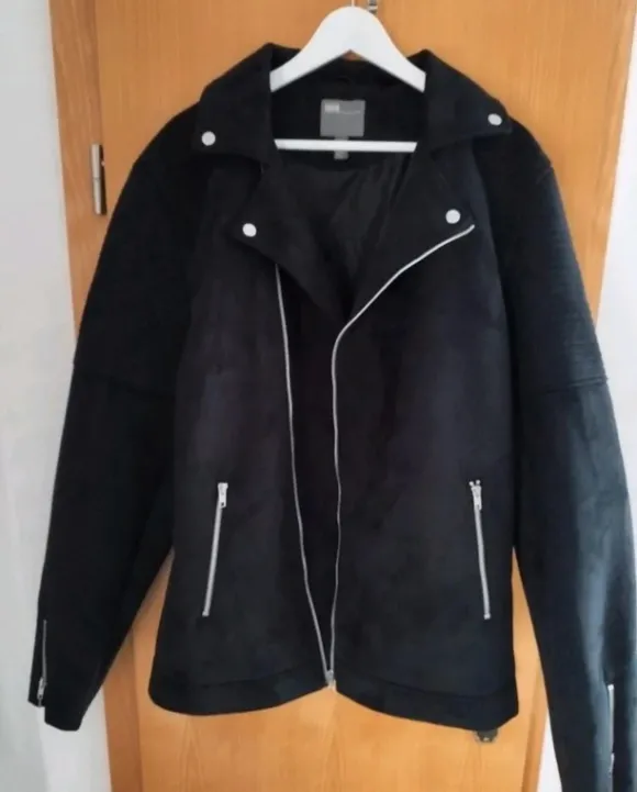 Schwarze Kunstleder Bikerjacke wie neu