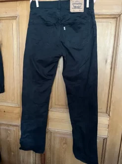 Schwarze Levis 751, W30 L32