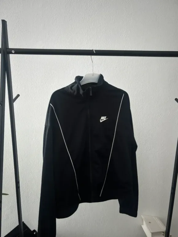 Schwarze nike jacke