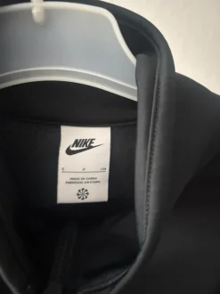 Schwarze nike jacke