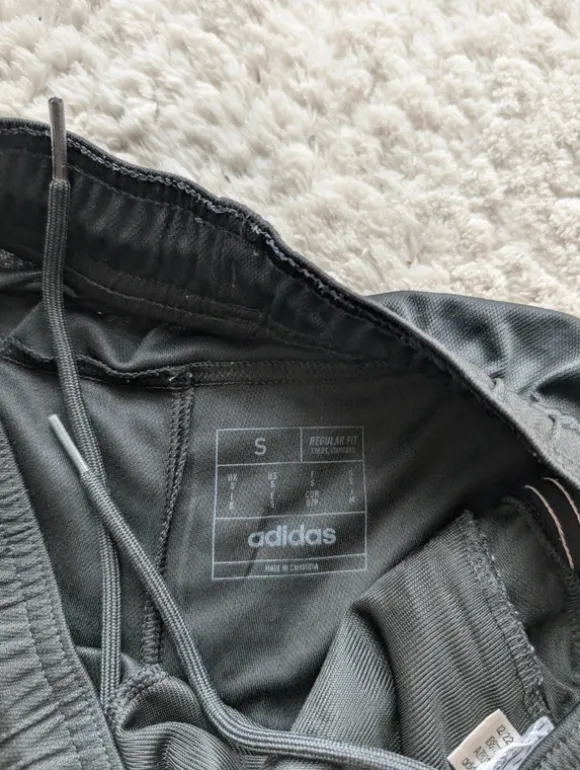 Schwarze Sporthose von Adidas Größe S