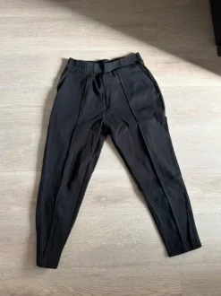 Schwarze Stoffhose