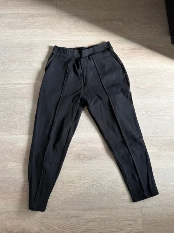 Schwarze Stoffhose