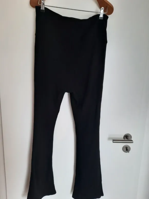 Schwarze Umstandshose