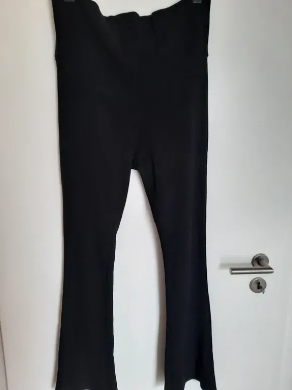 Schwarze Umstandshose