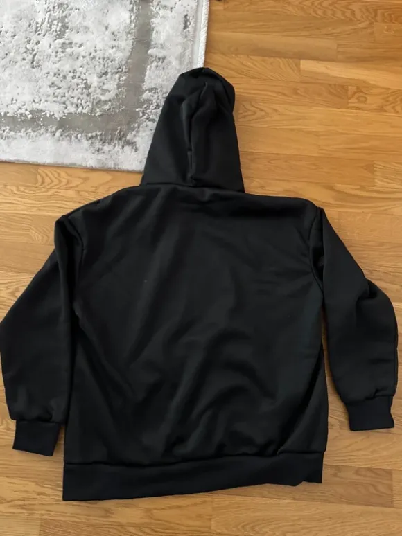 Schwarzer baggy tracksuit