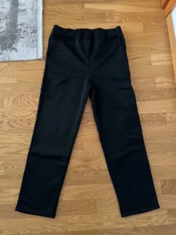 Schwarzer baggy tracksuit