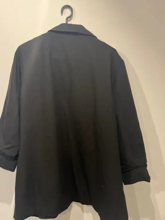 Schwarzer Blazer
