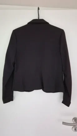 Schwarzer Blazer