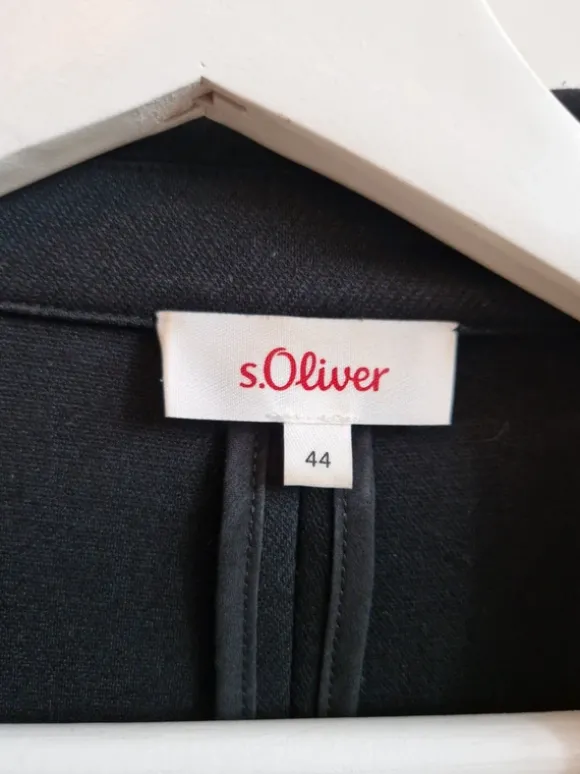 Schwarzer Blazer von S. Oliver